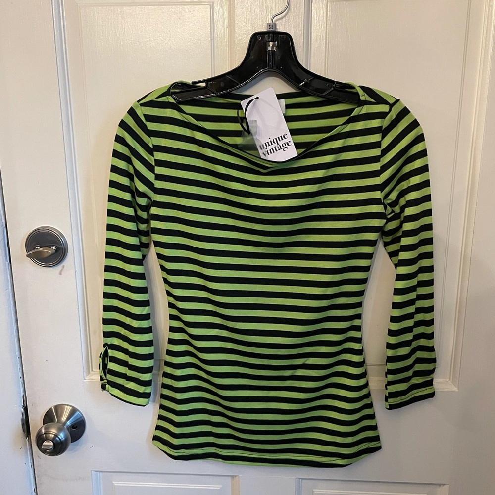 Unique Vintage Gracie green black top pinup